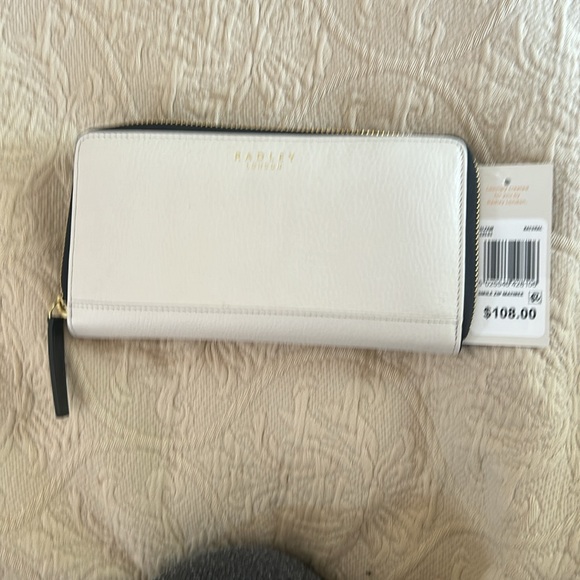 Radley wallet SMILE logo new ,never used no markings or scrapes - Picture 4 of 6